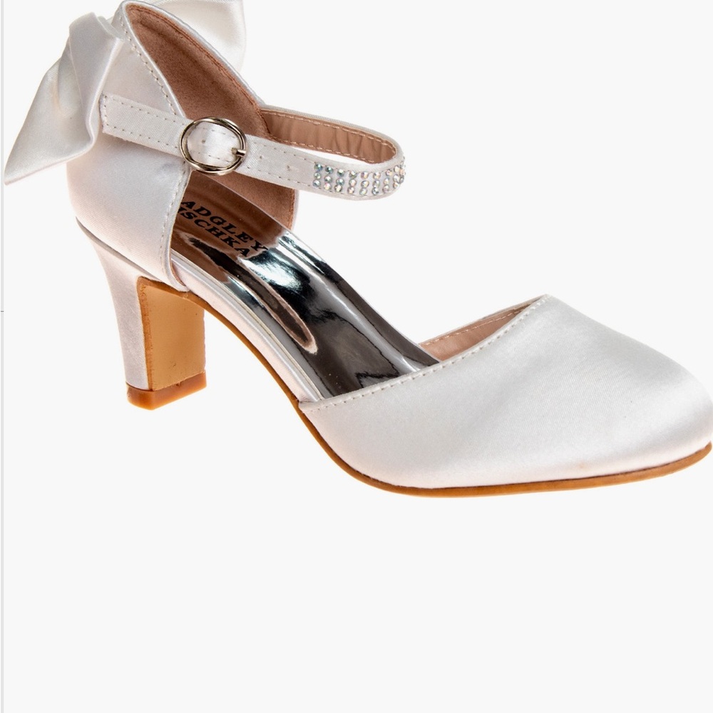 Badgley Mischka White Satin Heels with Bow